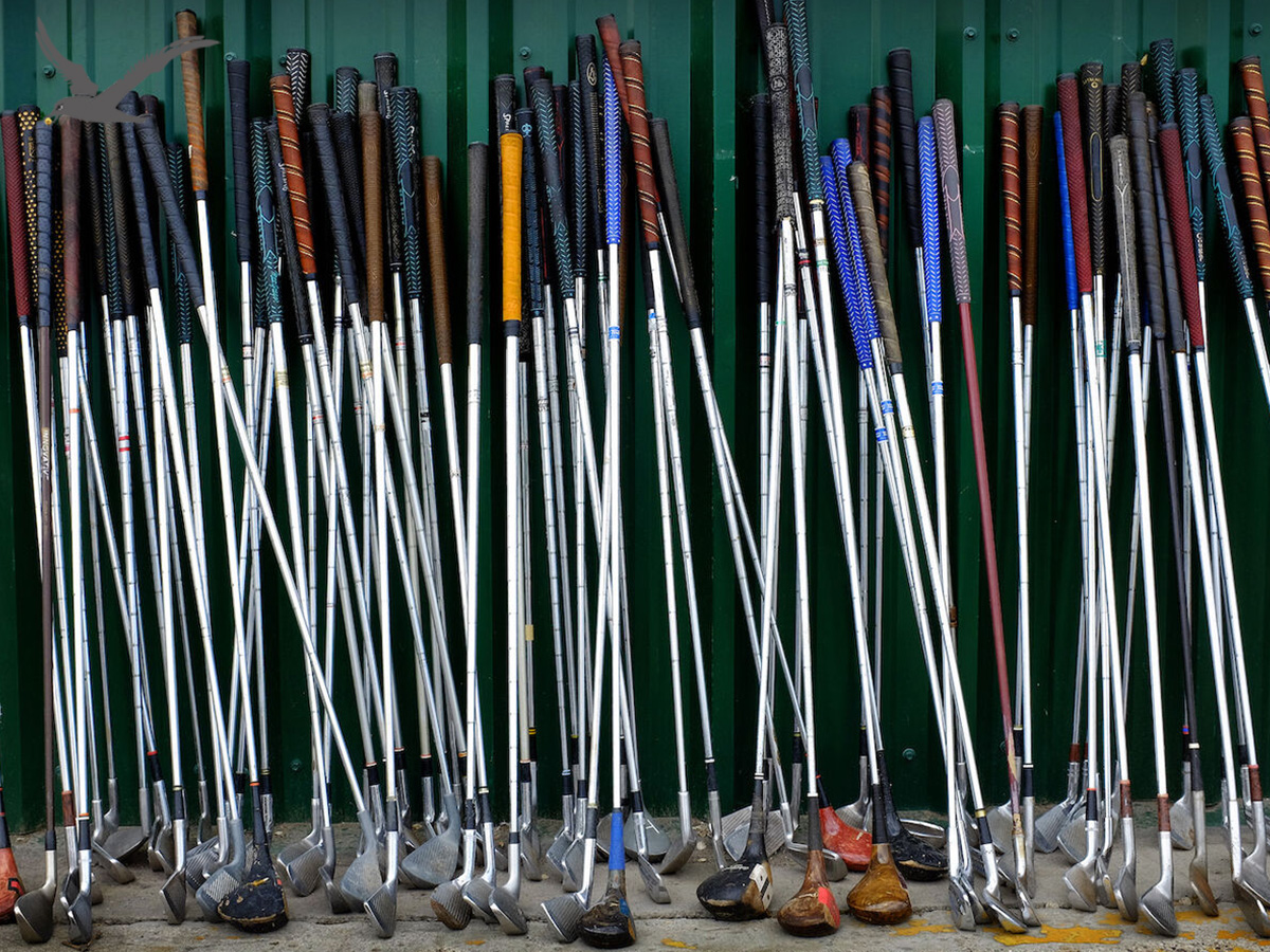 Hogyan válasszuk ki a megfelelő golftengely anyagát és az osztályos keménységet?